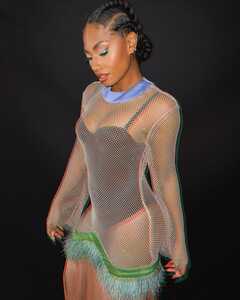 Nia Correia (OT) pornoforo